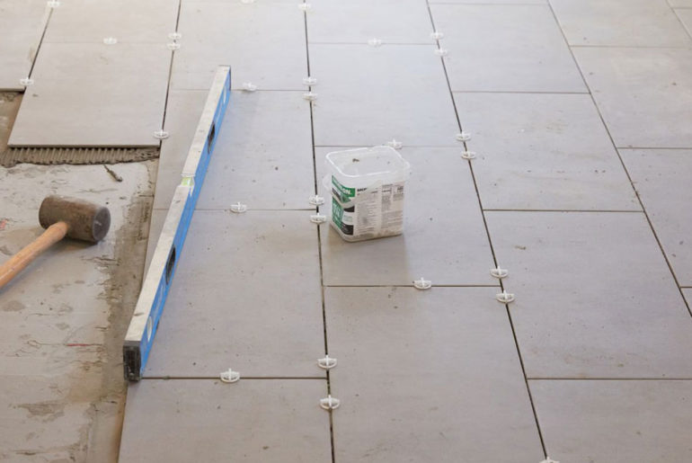 biaya pasang keramik per meter